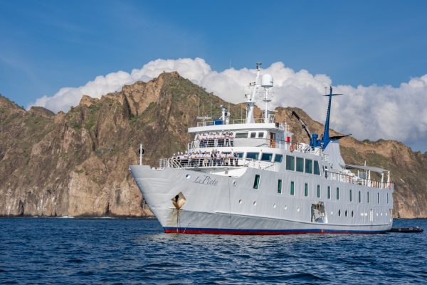 la-pinta-yacht-view-2